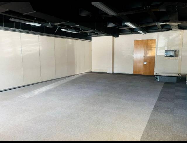 5,968M² BUSINESS CENTRE FOR SALE IN SUNNINGHILL